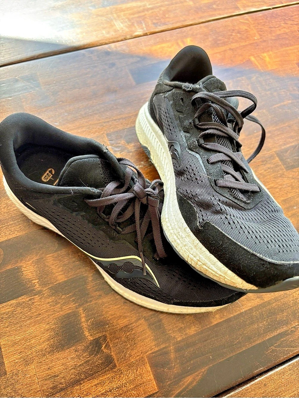 Saucony Freedom 4 Women’s Size 8.5 Black Running Sneakers